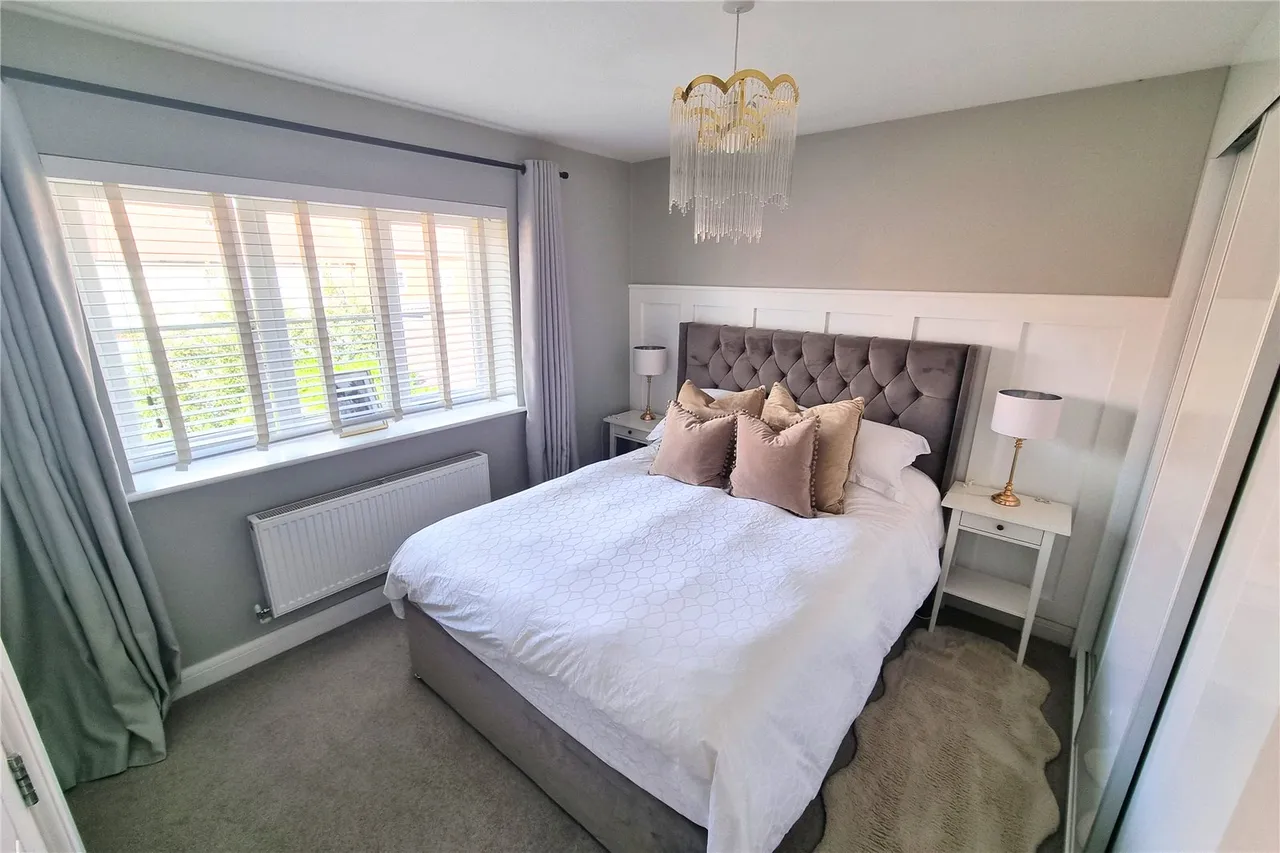 Yeomans Bridge Crescent, Ash, Guildford, Surrey, GU12 6FQ, photo 10