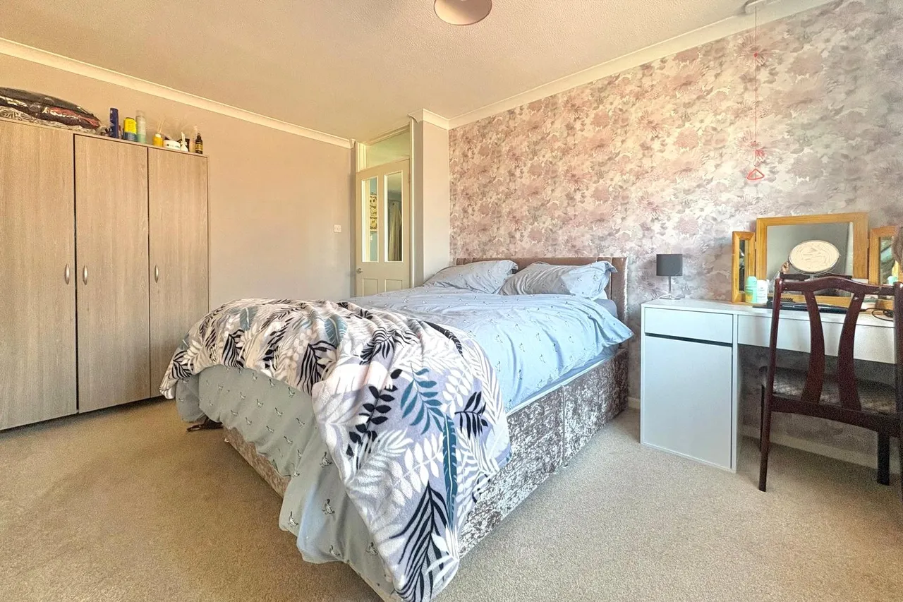Avon Road, Farnham, Surrey, GU9 8PG, photo 5