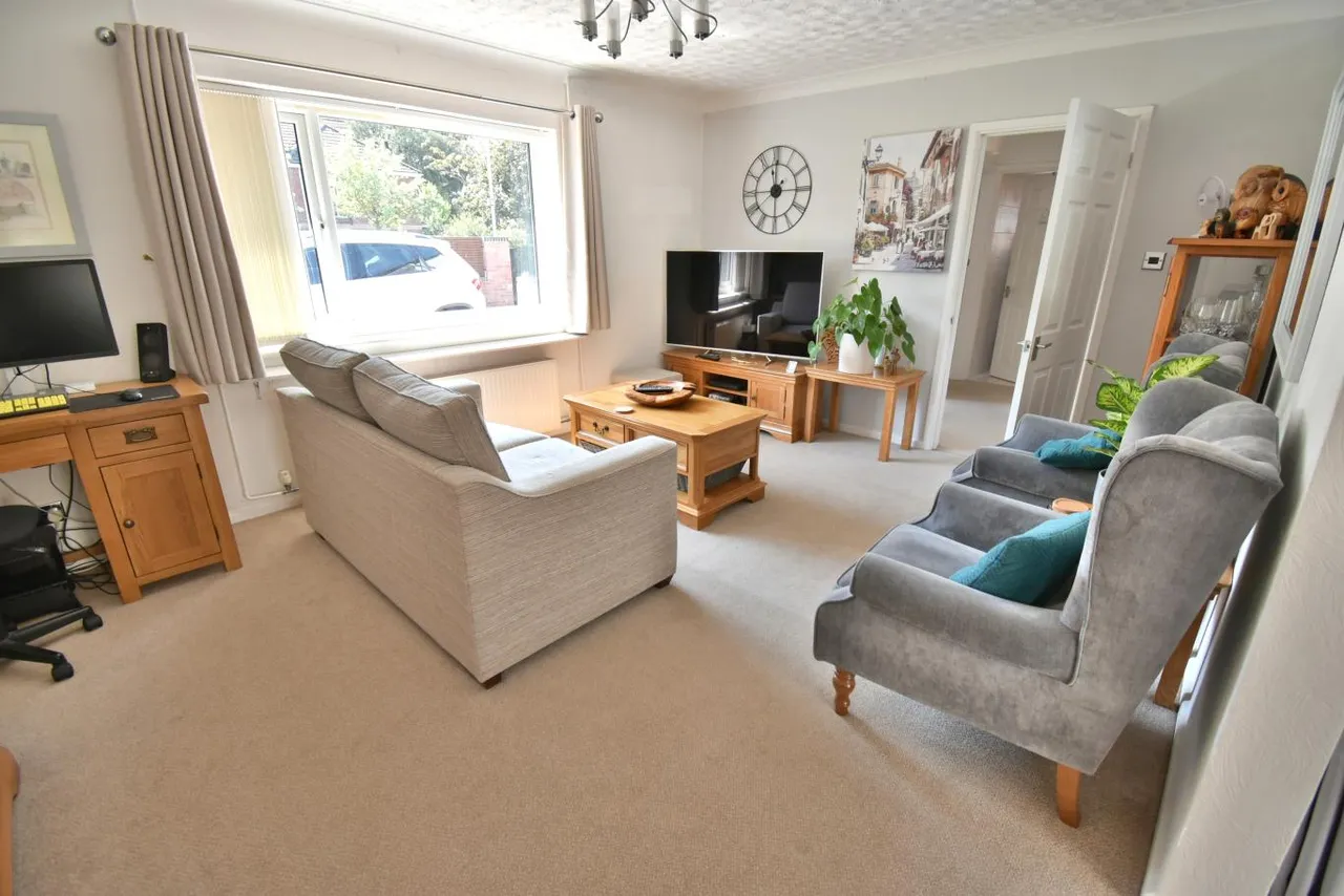 St Marys Road, BH22, photo 6