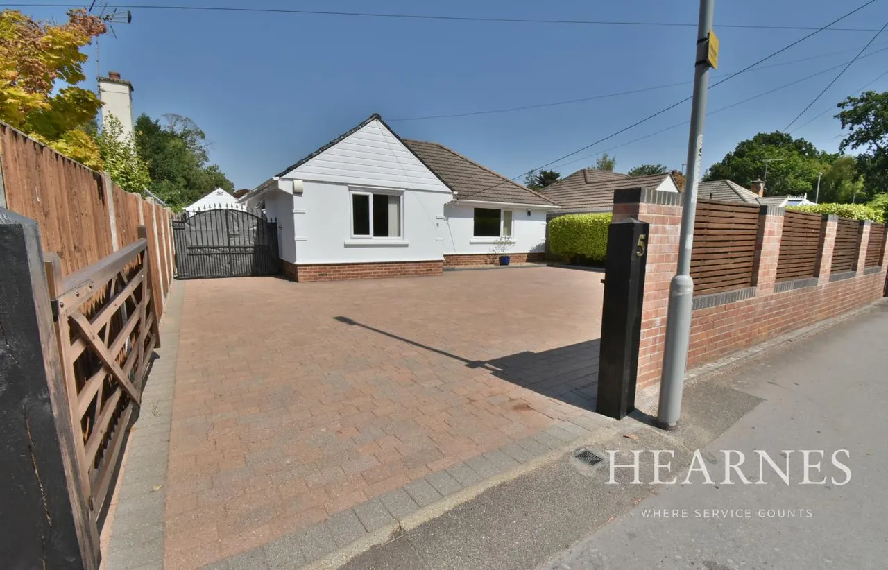 2 bed house for sale, St Marys Road, BH22
