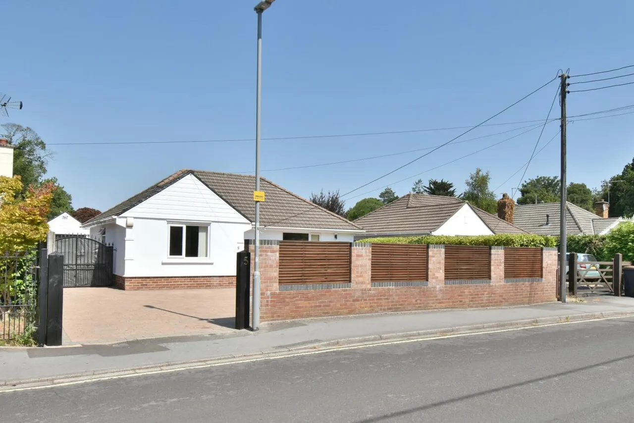 St Marys Road, BH22, photo 25