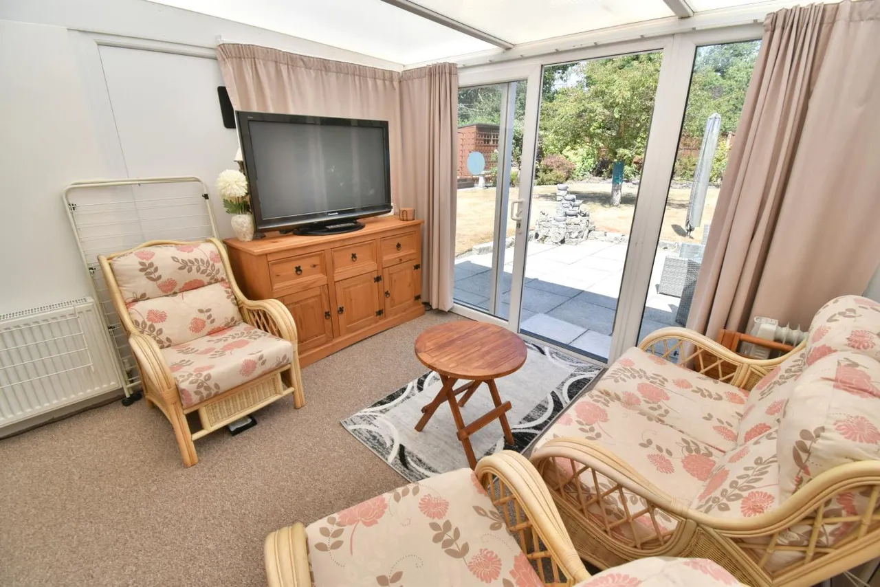 St Marys Road, BH22, photo 10