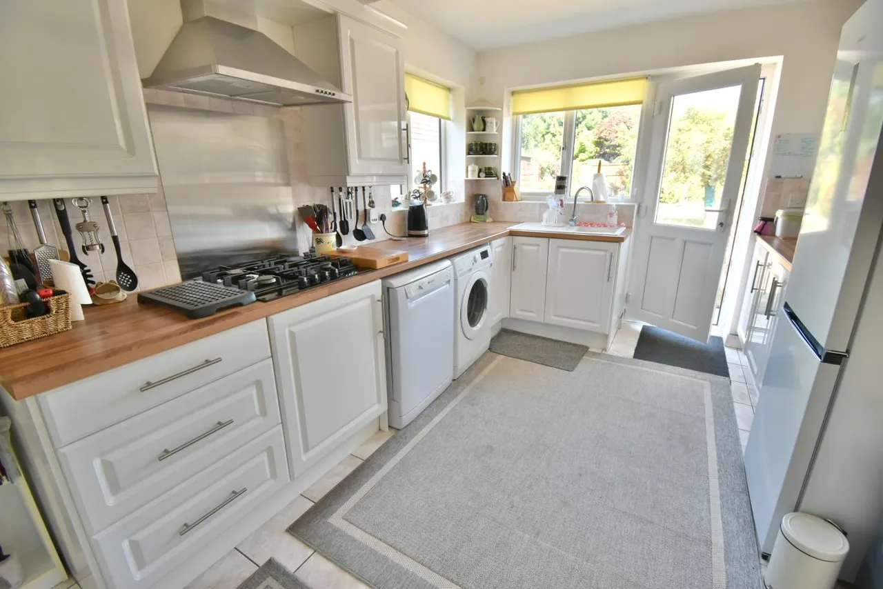 St Marys Road, BH22, photo 4