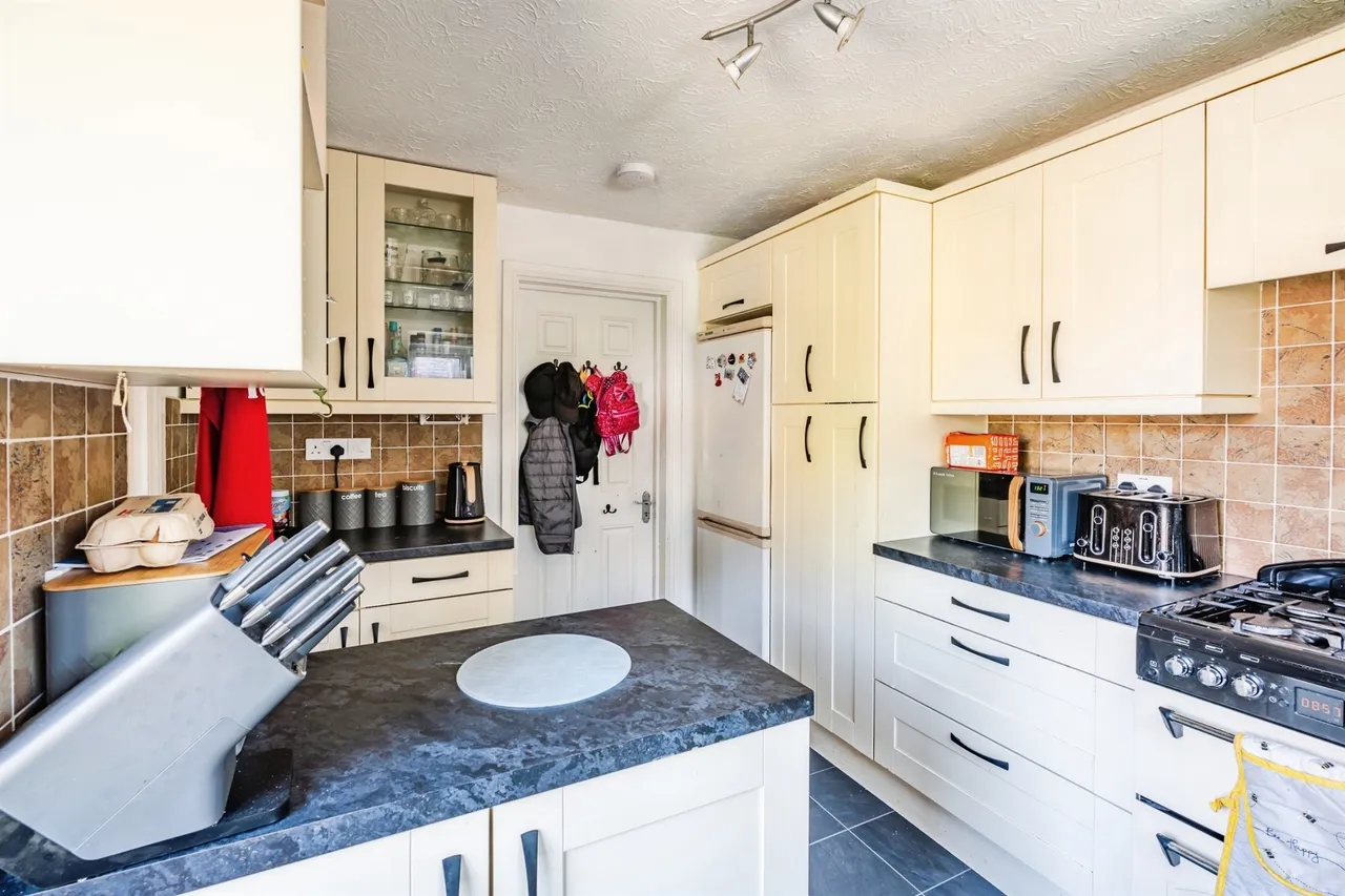 Trossachs Close, Eastbourne, photo 5