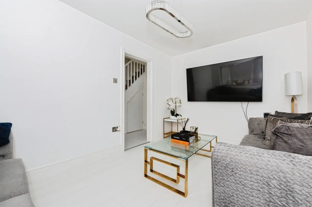 May Court, Grays, RM17, photo 9