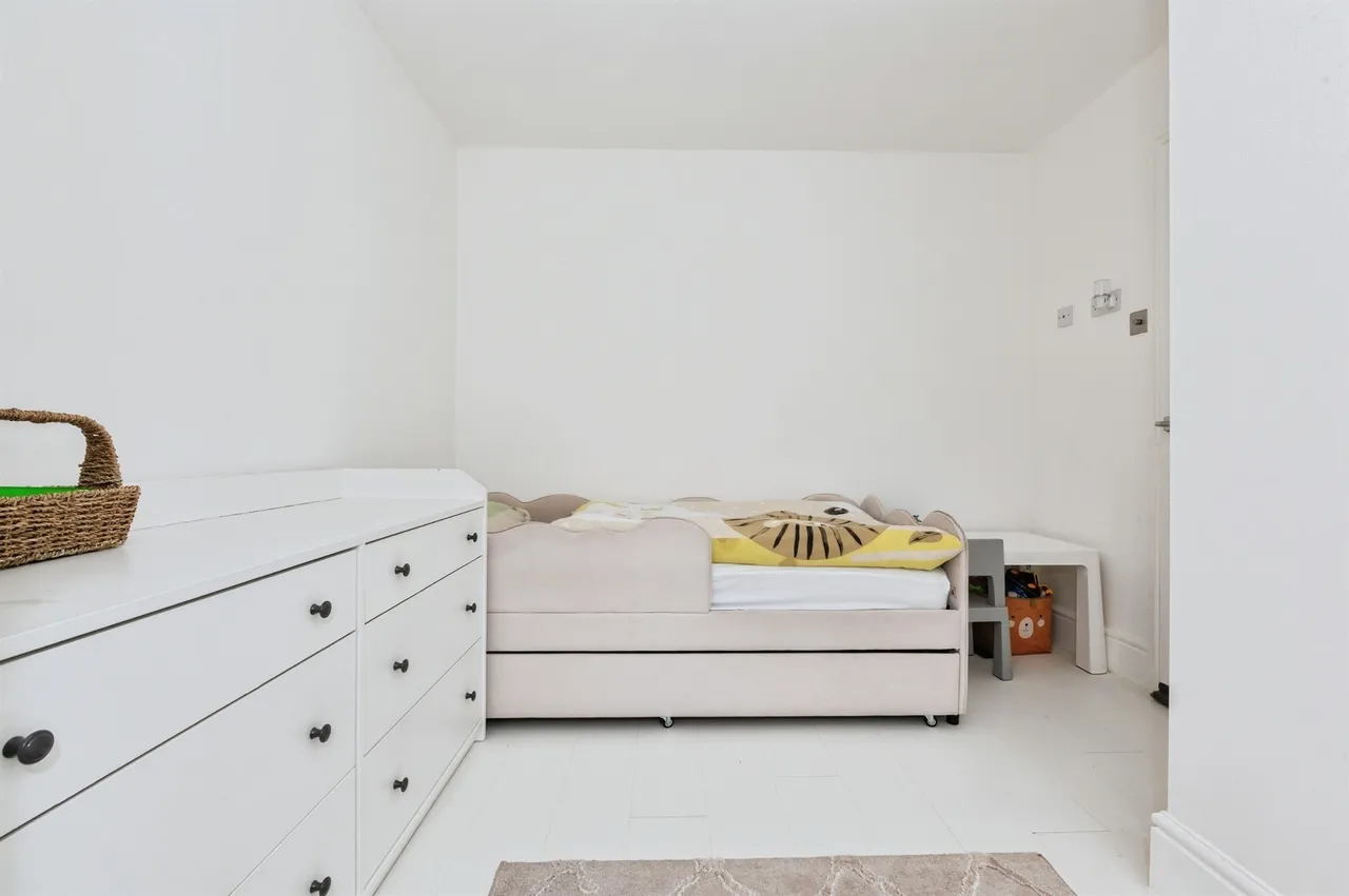 May Court, Grays, RM17, photo 16