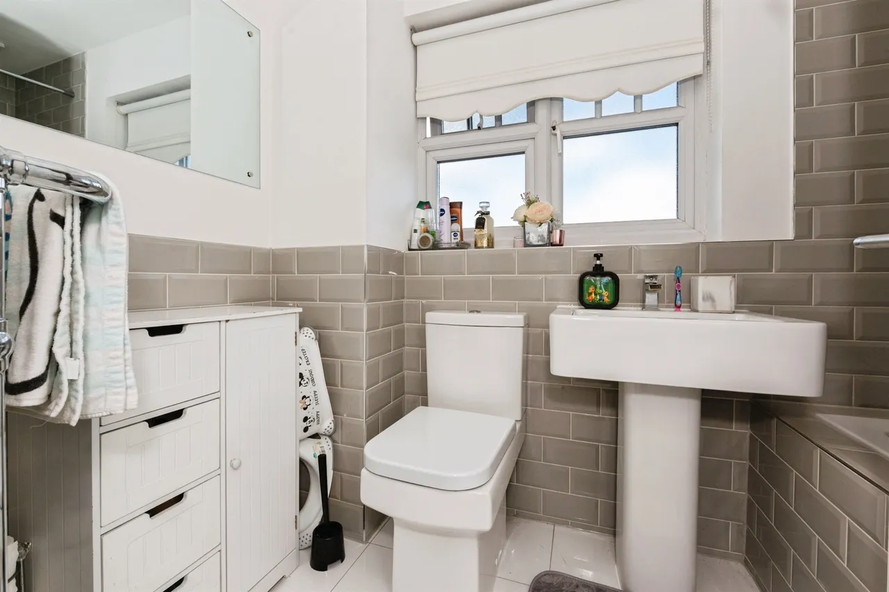 May Court, Grays, RM17, photo 18