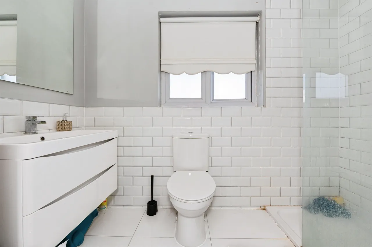 May Court, Grays, RM17, photo 13