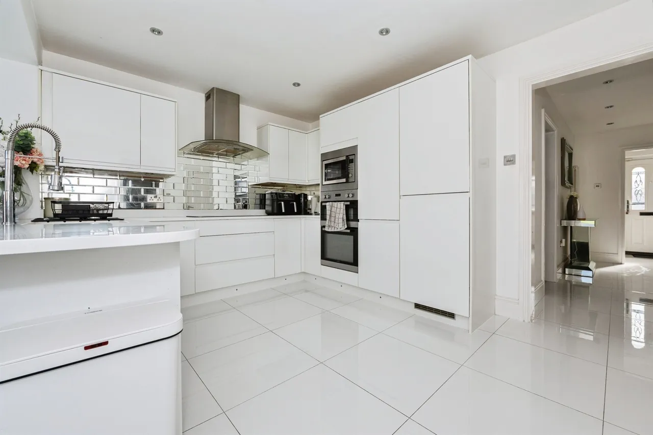 May Court, Grays, RM17, photo 2