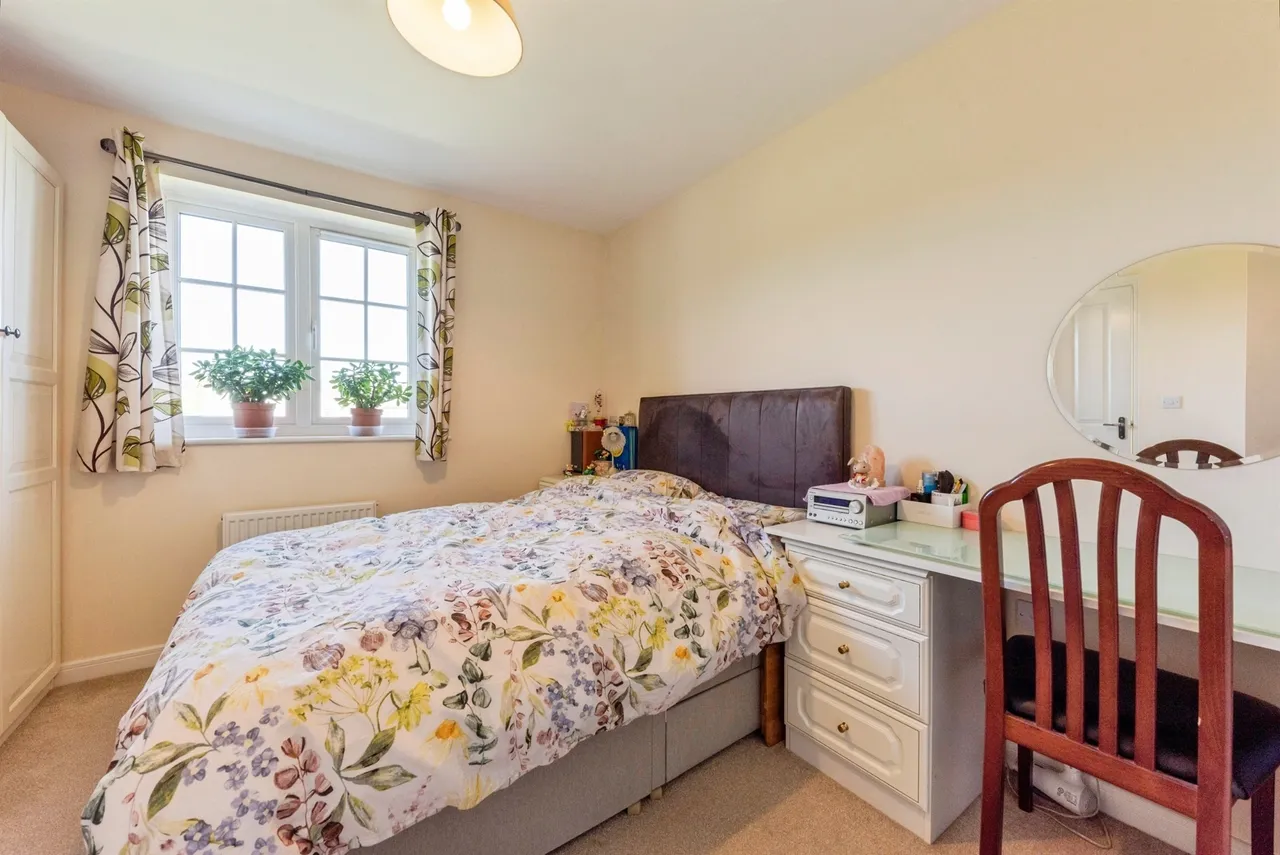 Bamburgh Close, Grantham, photo 10
