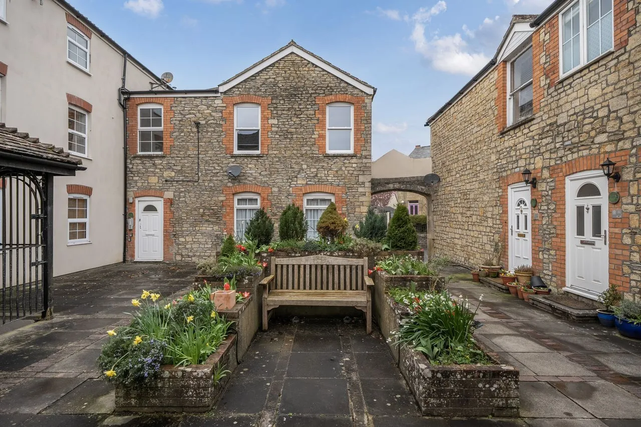 Vineys Yard, Bruton, BA10, photo 5