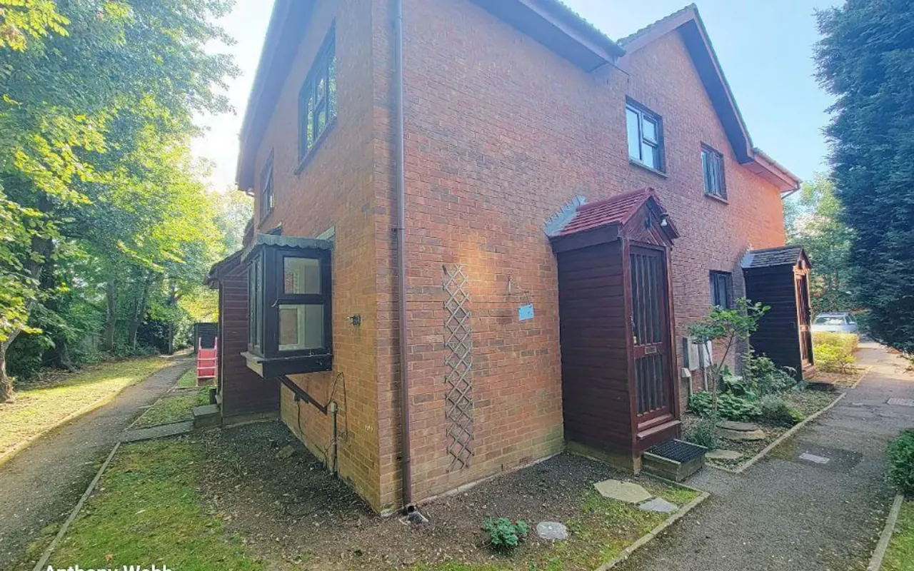 1 bed house to rent — Hamilton Way, Palmers Green, N13