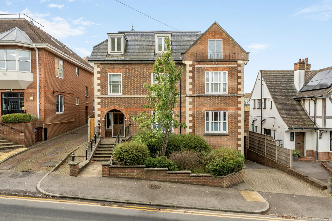 2 bed flat for sale, Pembroke Road, Sevenoaks, TN13