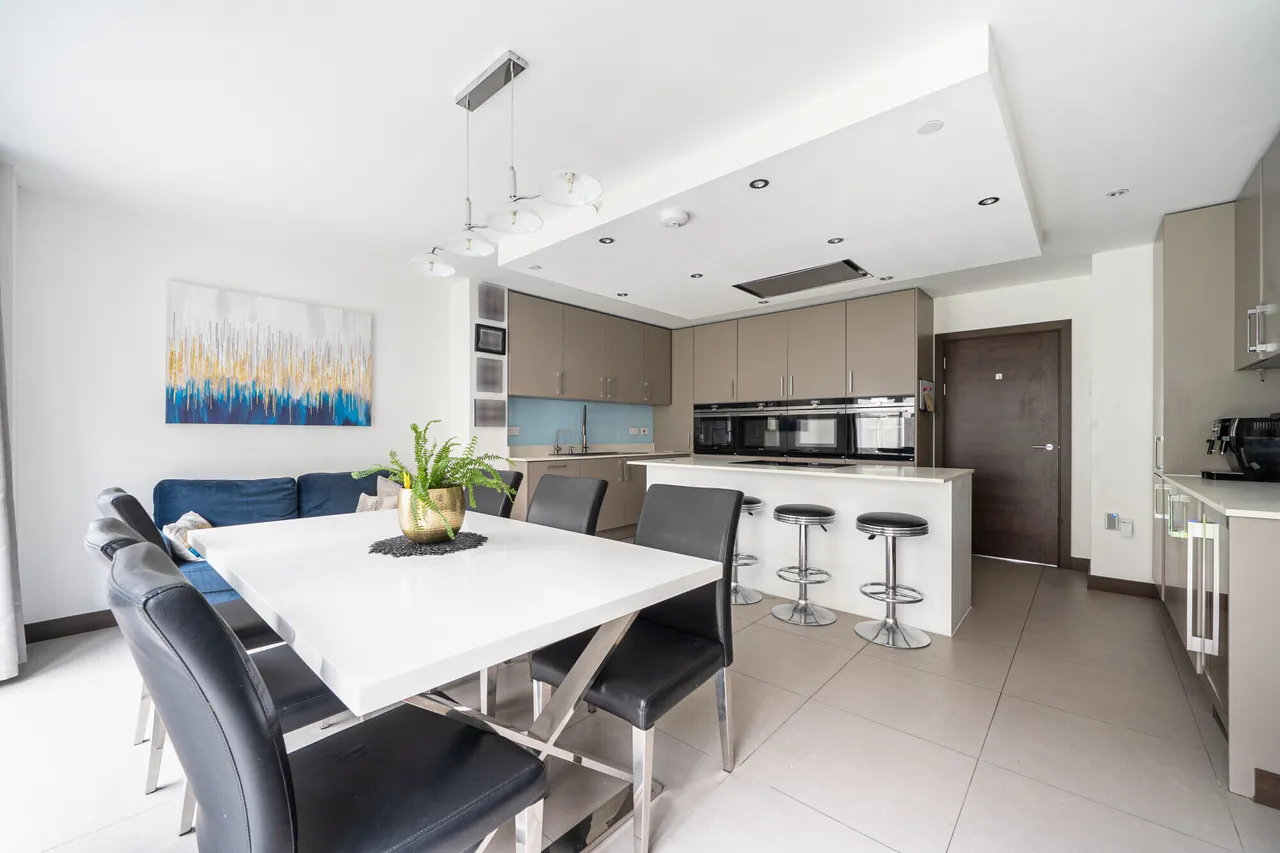 Noel Coward Avenue, Denham, UB9, photo 10