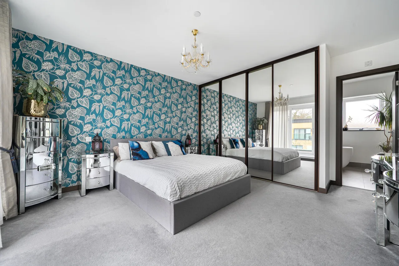 Noel Coward Avenue, Denham, UB9, photo 11