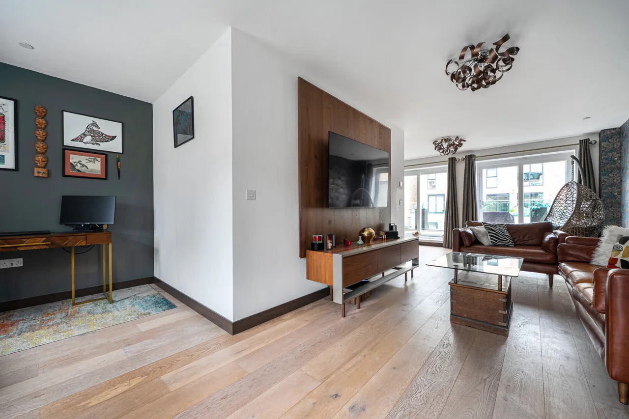 Noel Coward Avenue, Denham, UB9, photo 5