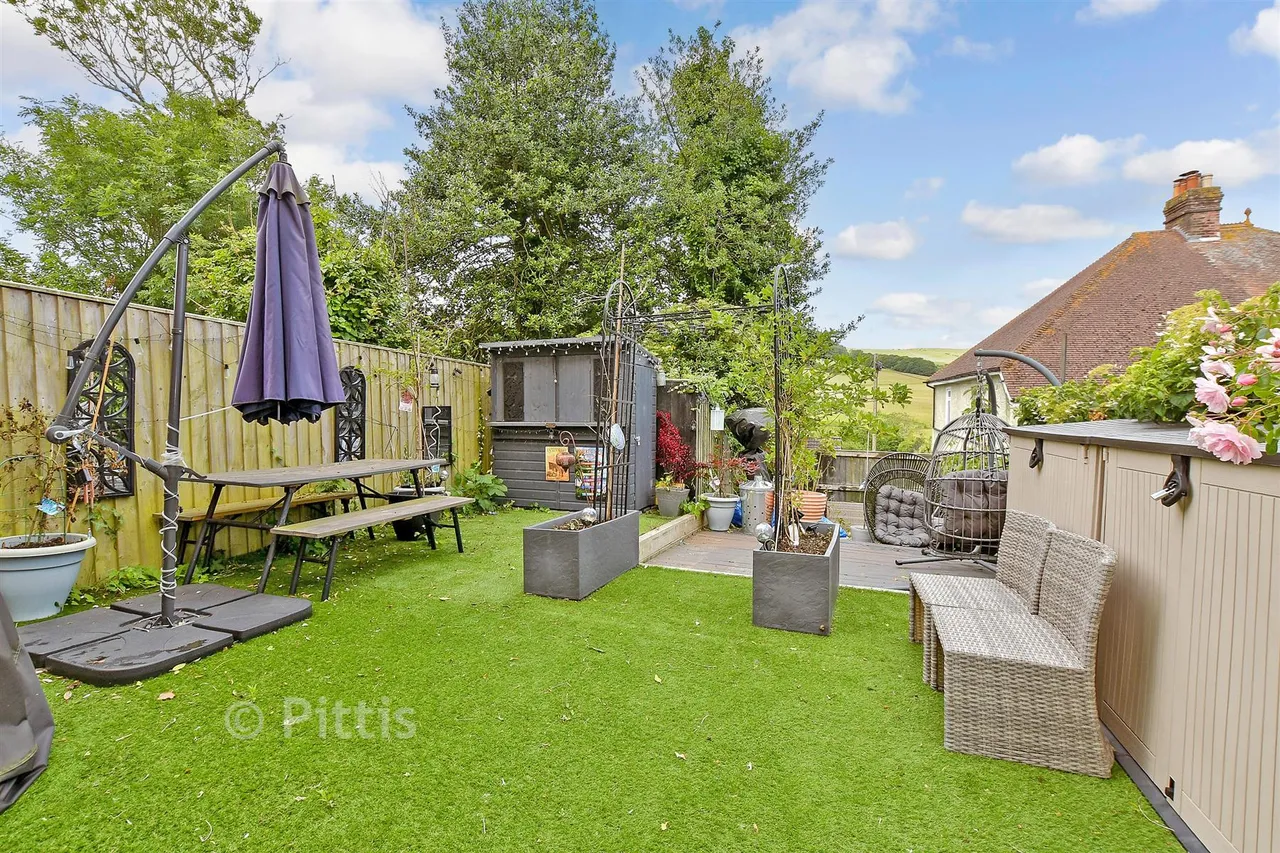Clarence Road, Wroxall, PO38, photo 9