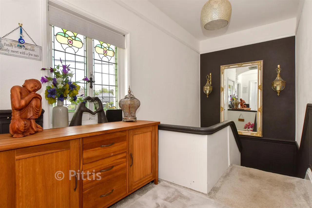 Clarence Road, Wroxall, PO38, photo 6