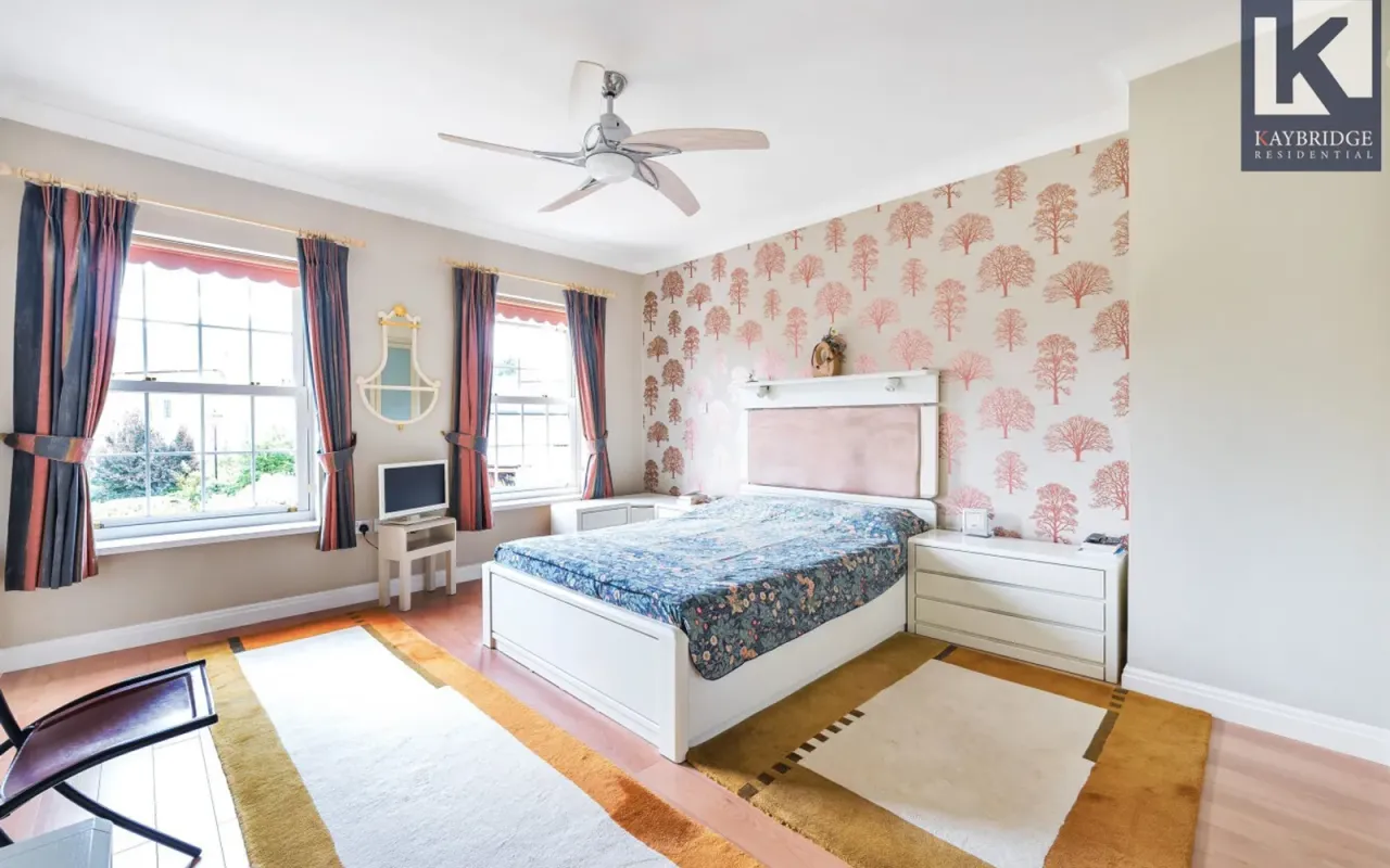 Mckenzie Way, Epsom, KT19, photo 10
