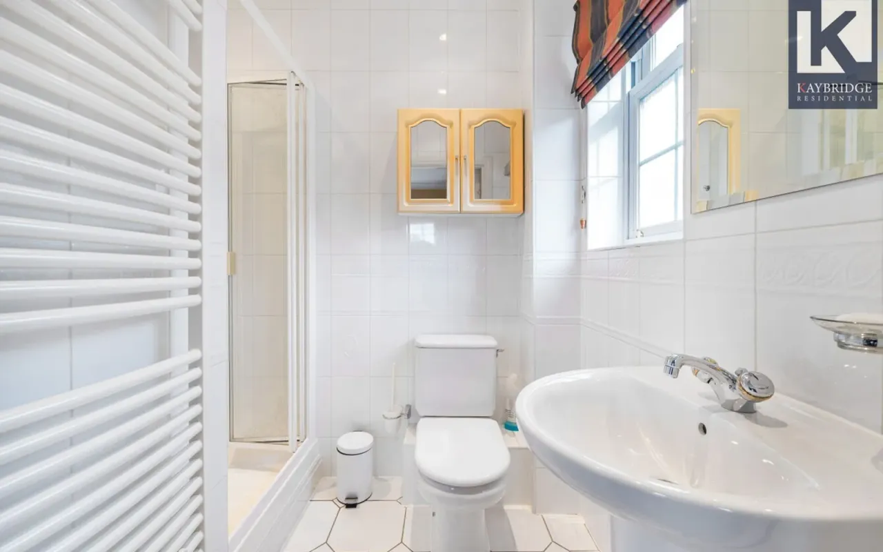 Mckenzie Way, Epsom, KT19, photo 16