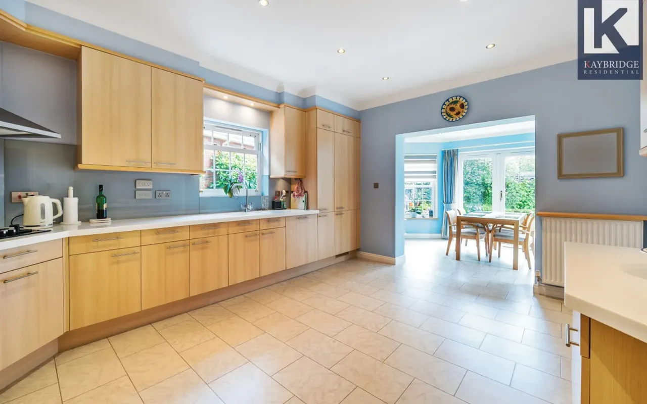 Mckenzie Way, Epsom, KT19, photo 5