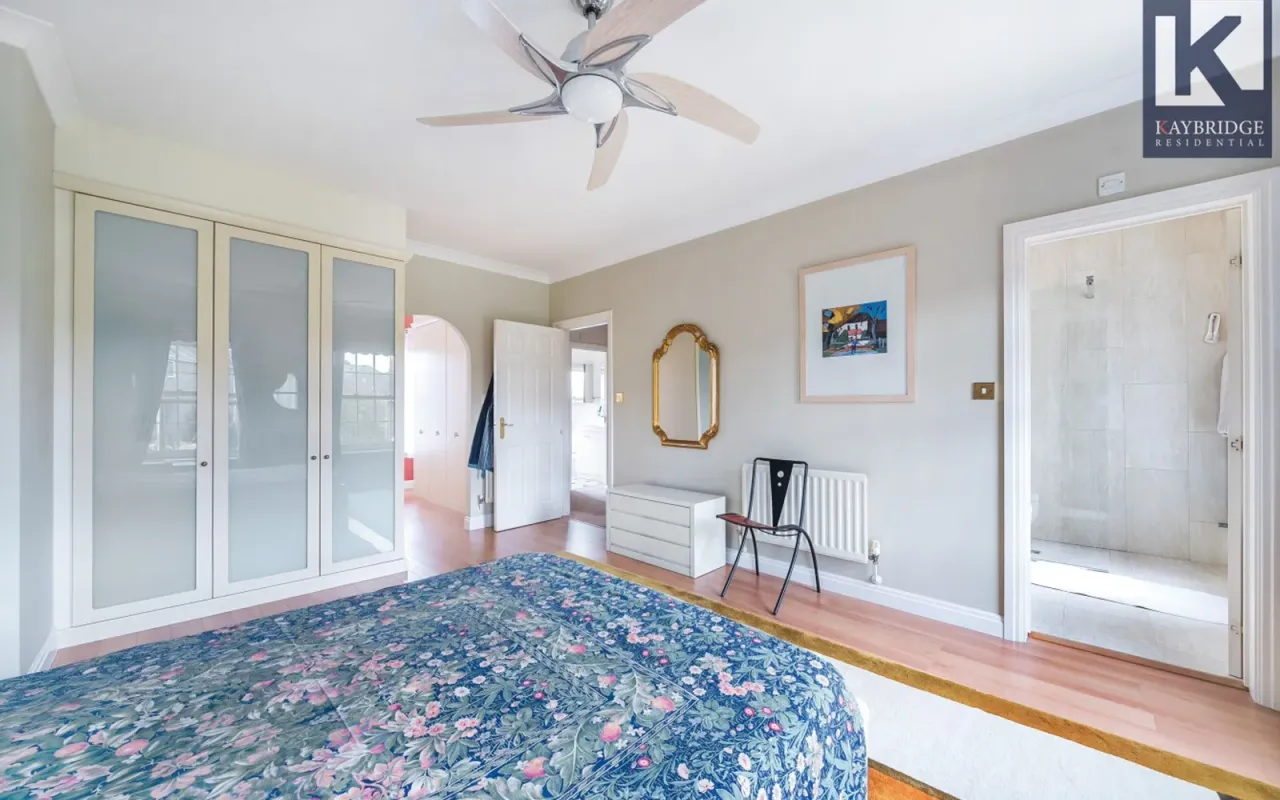 Mckenzie Way, Epsom, KT19, photo 25