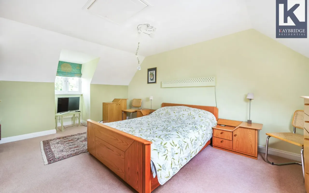Mckenzie Way, Epsom, KT19, photo 20