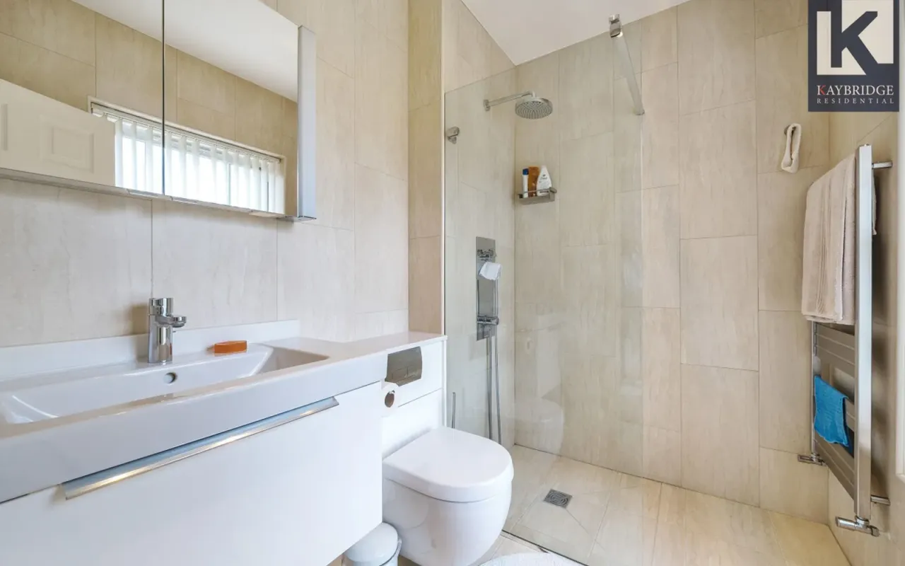 Mckenzie Way, Epsom, KT19, photo 12