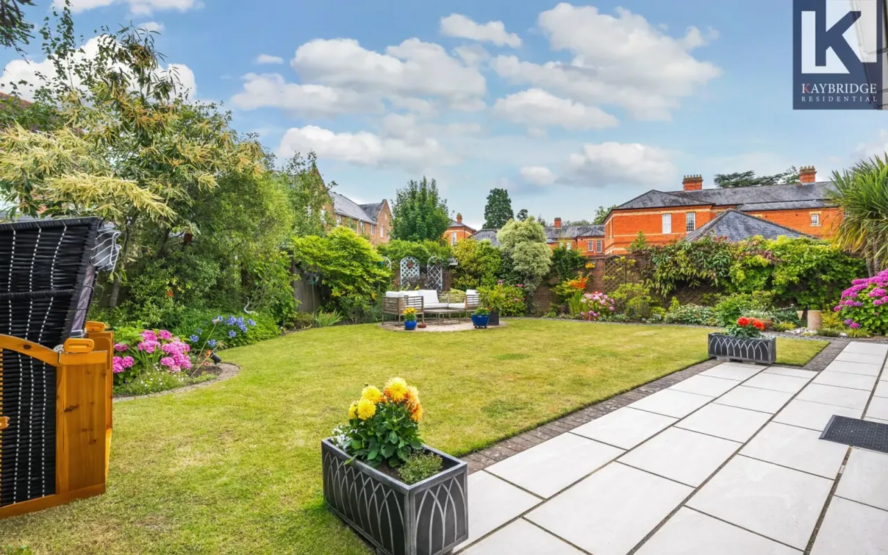 Mckenzie Way, Epsom, KT19, photo 8