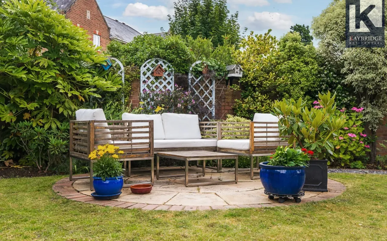 Mckenzie Way, Epsom, KT19, photo 7