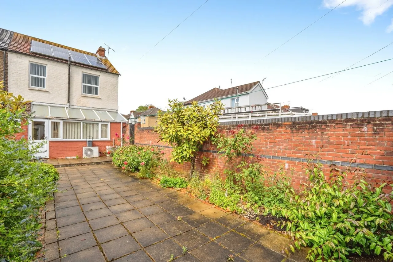 Mayfield Road, Portsmouth, PO2, photo 11