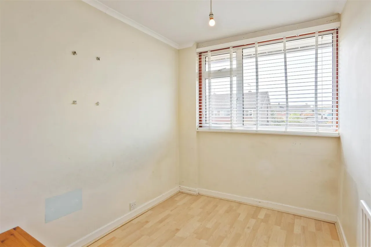 Poplar Crescent, Epsom, KT19 9ER, photo 16