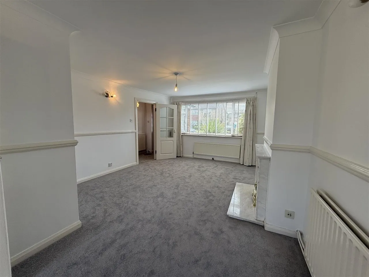 Poplar Crescent, Epsom, KT19 9ER, photo 7