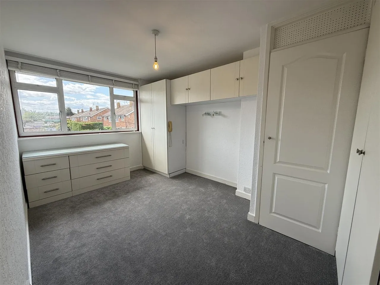 Poplar Crescent, Epsom, KT19 9ER, photo 12