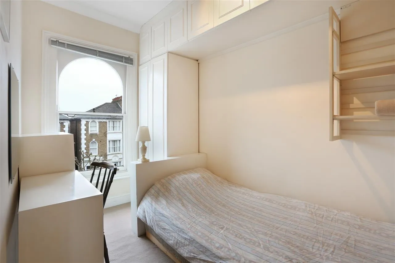 Dartmouth Park Road, London, photo 18