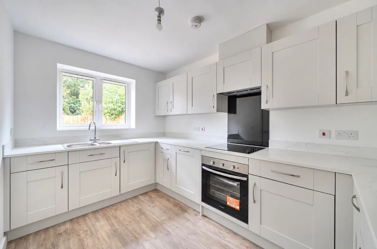 Malthouse Court, Langdown Lawn, SO45, photo 2