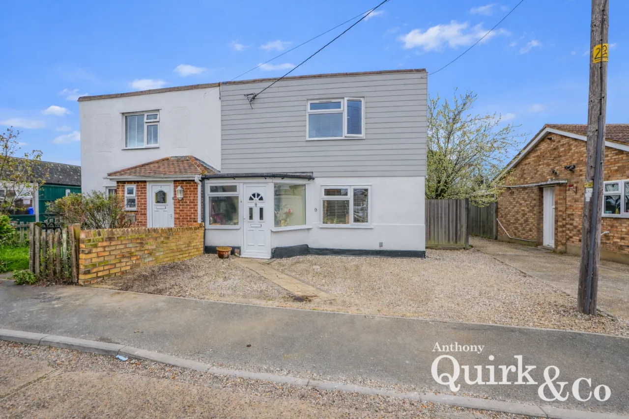 3 bed property for sale, Adelsburg Road, Canvey Island, SS8