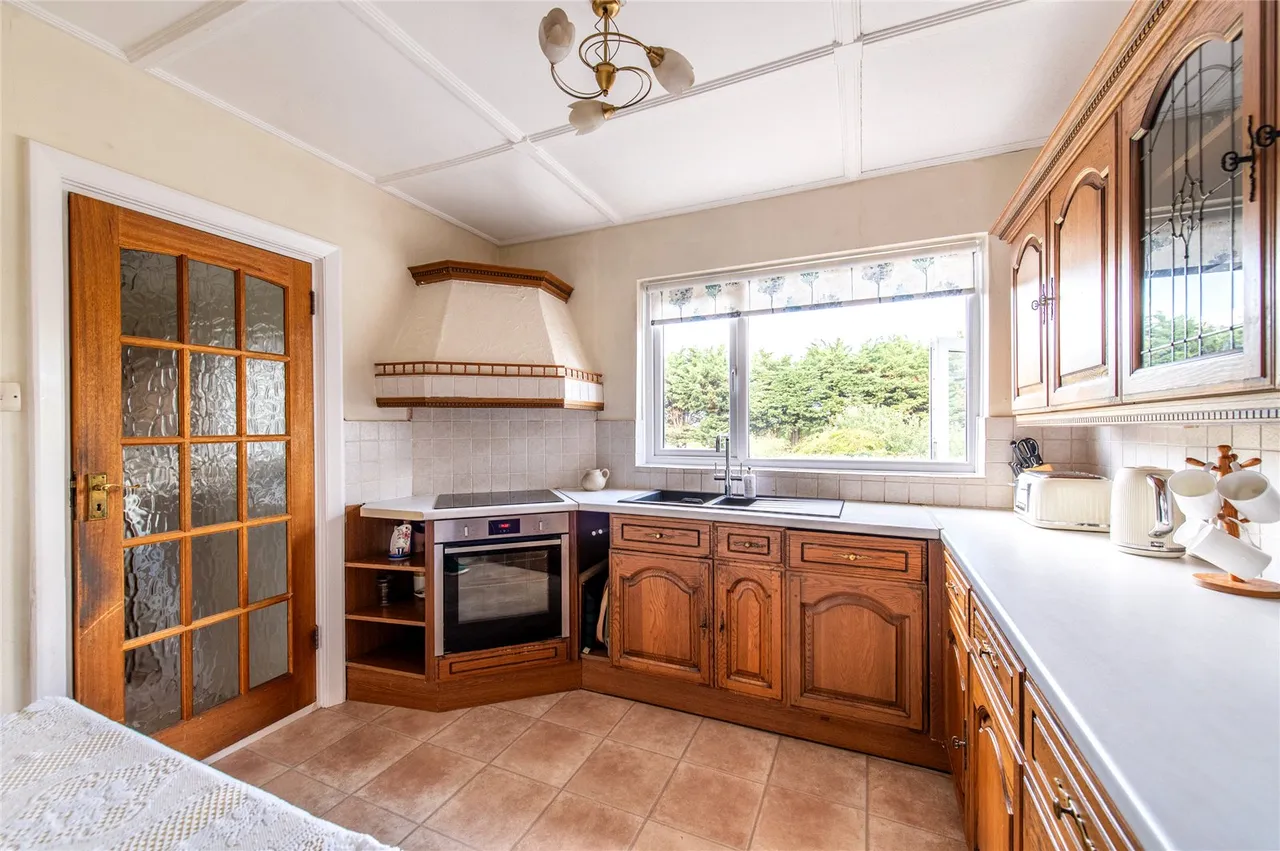 Pine Avenue, Gravesend, DA12, photo 18