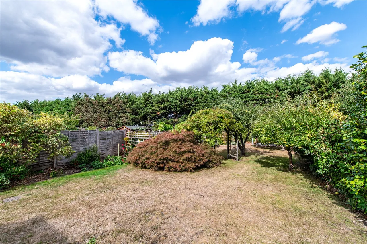 Pine Avenue, Gravesend, DA12, photo 33
