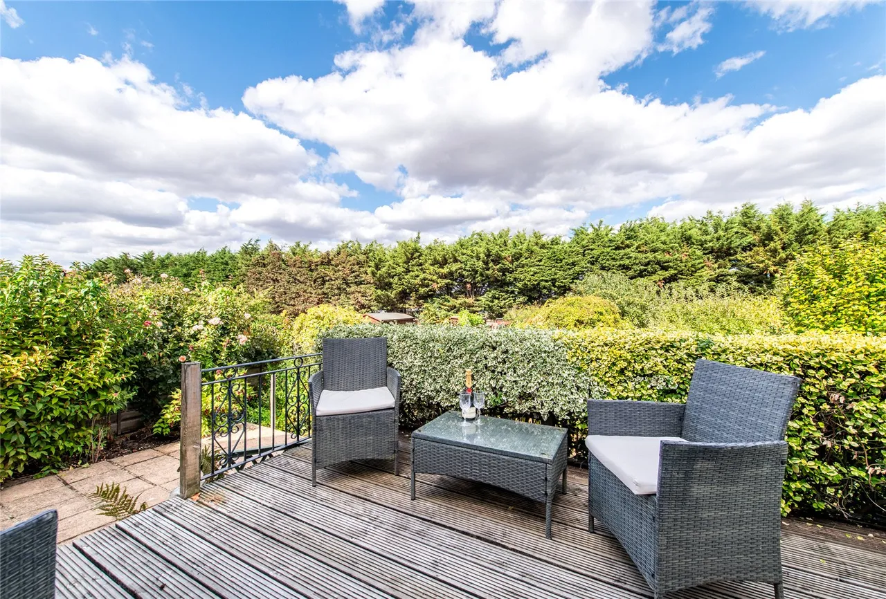 Pine Avenue, Gravesend, DA12, photo 27
