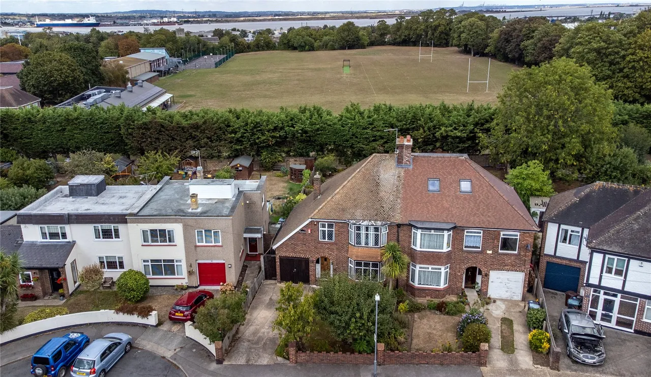Pine Avenue, Gravesend, DA12, photo 14