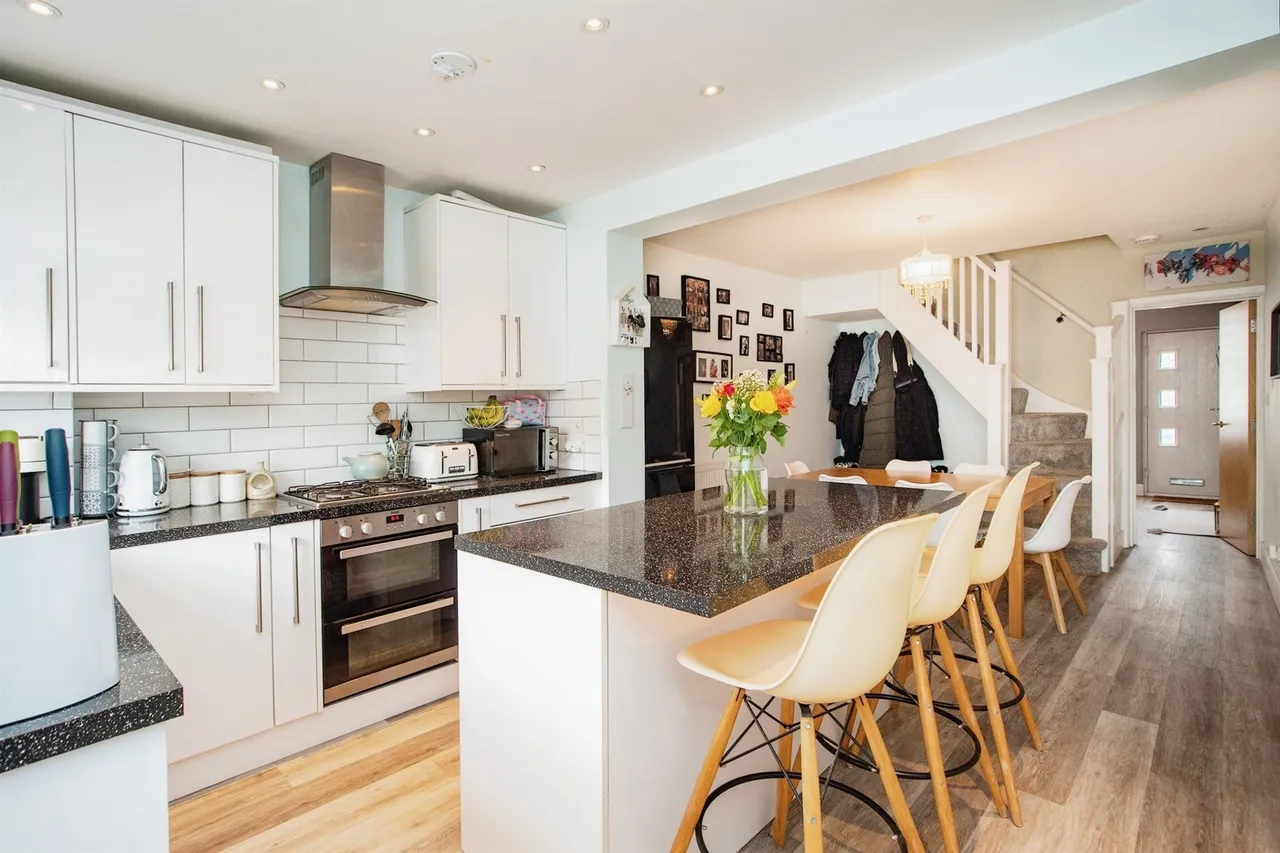 Liverpool Road, Watford, WD18, photo 4