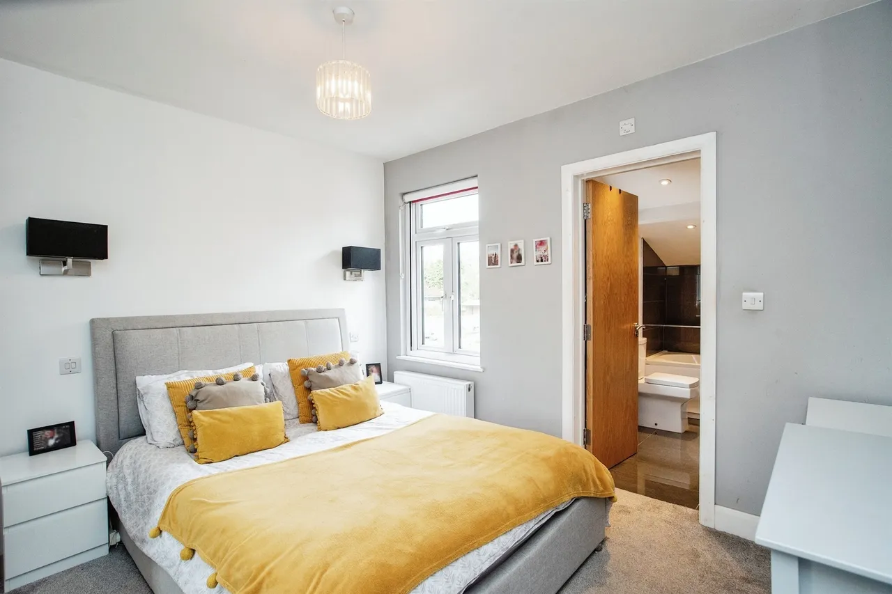 Liverpool Road, Watford, WD18, photo 8