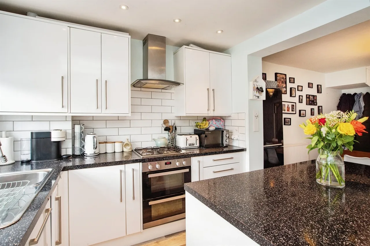 Liverpool Road, Watford, WD18, photo 6