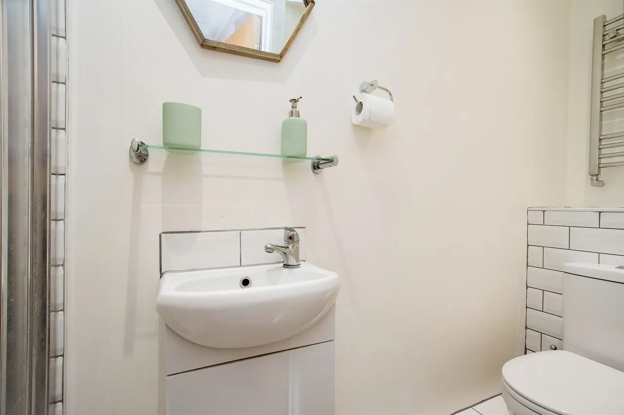 Liverpool Road, Watford, WD18, photo 9