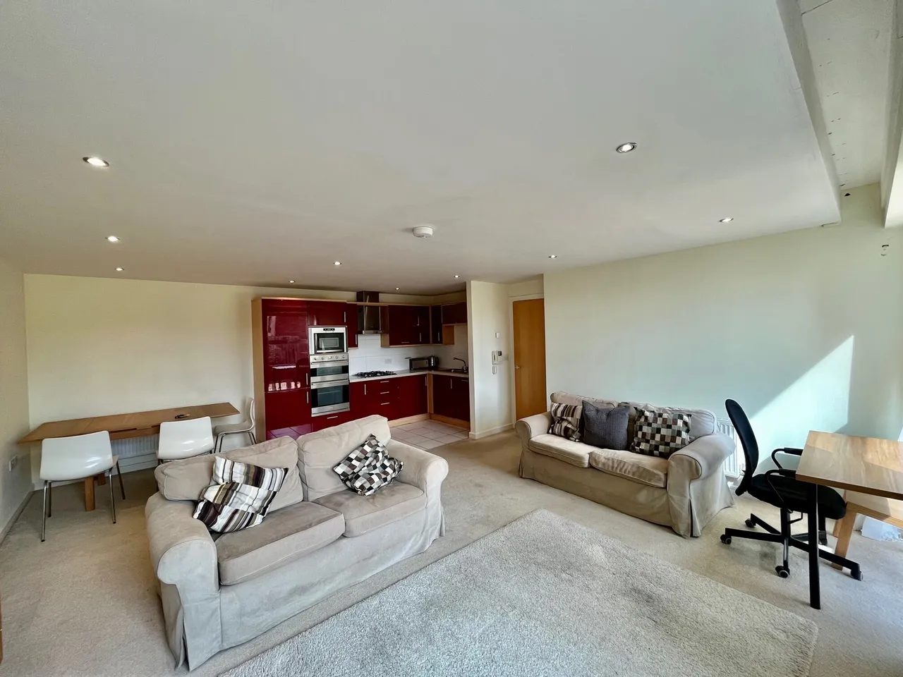 Clarendon Avenue, CV32, photo 4