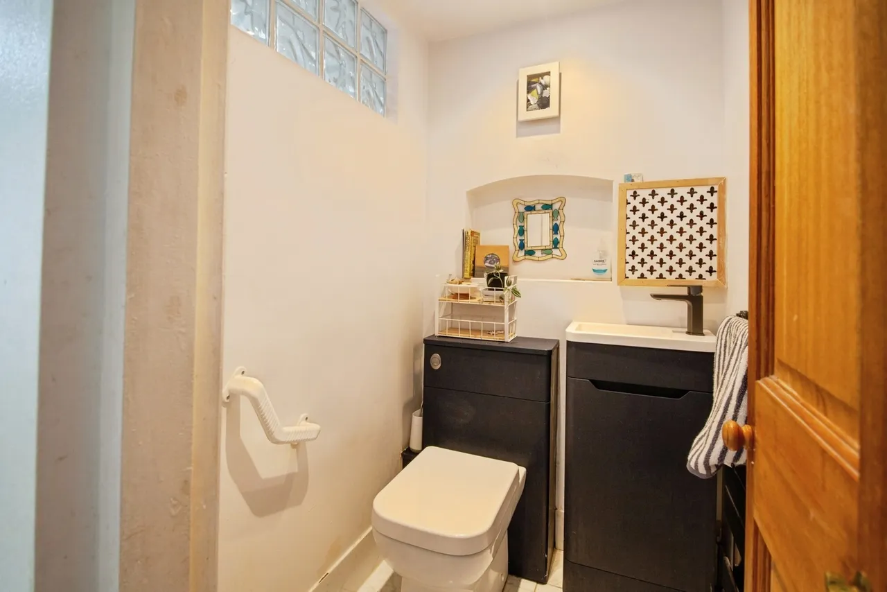 Dobcroft Avenue, Sheffield, S7, photo 13
