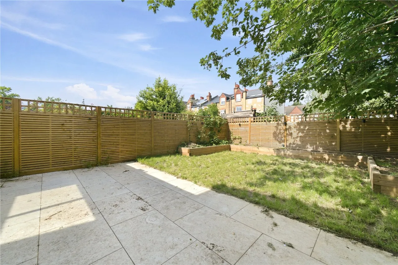 Huron Road, London, SW17, photo 8