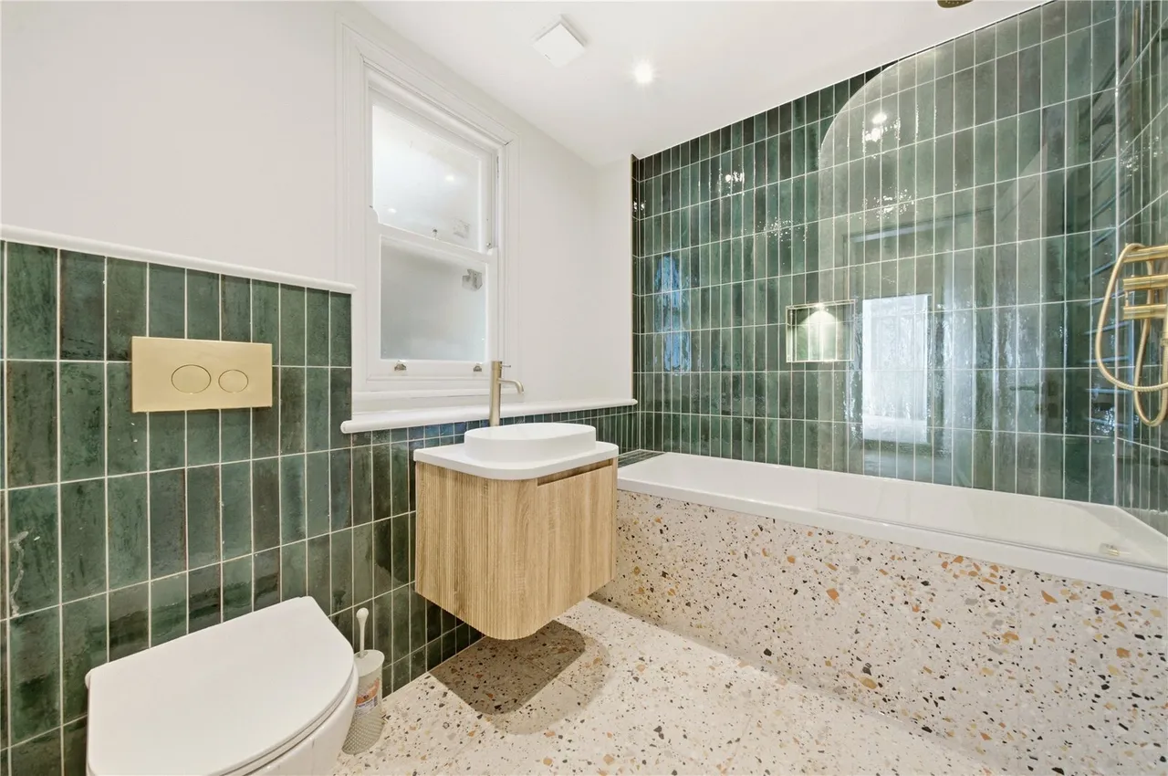 Huron Road, London, SW17, photo 7