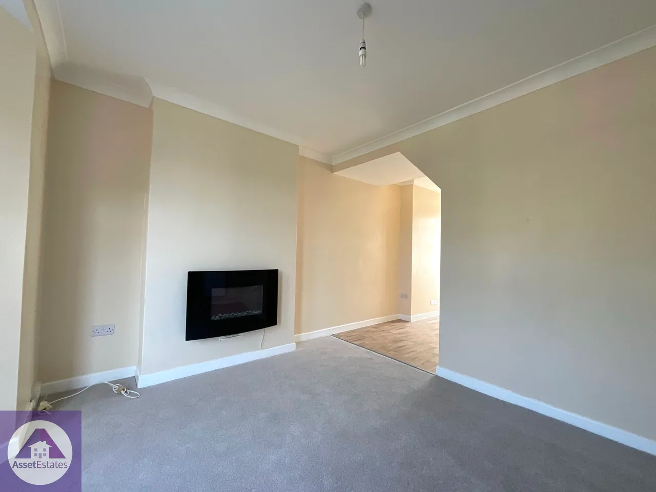 Bryngwyn Road, Six Bells, photo 5